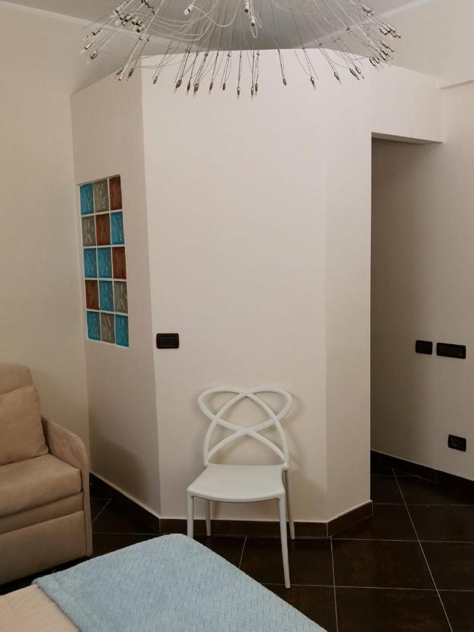 La Porta Rossa Apartment Vado Ligure Exterior photo